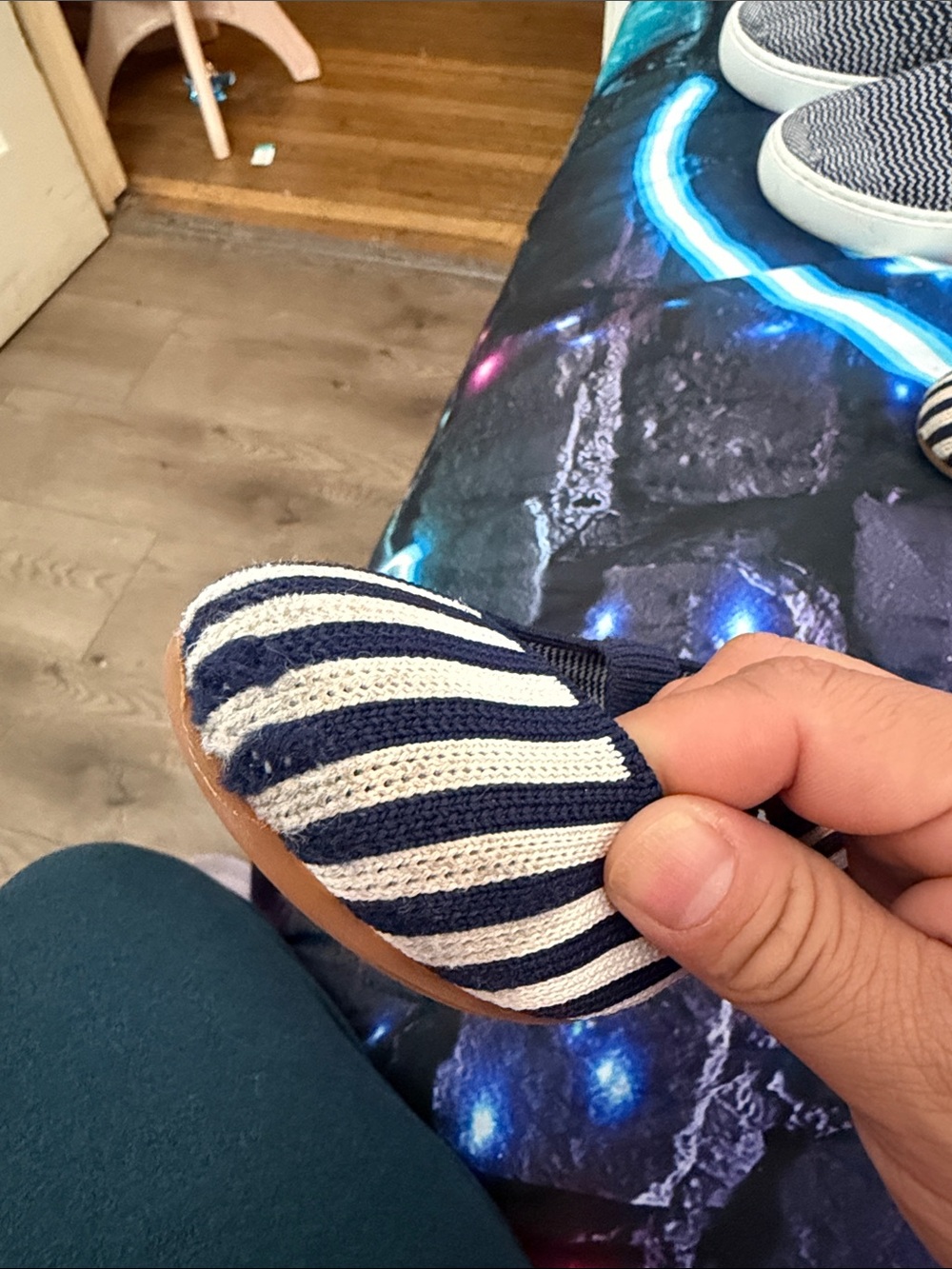 Rothy’s Girls Navy & White Striped Mary Jane Knit Shoes size 11 - Picture 5 of 6